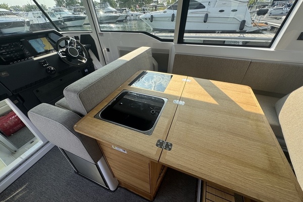 37ft Axopar Yacht For Sale