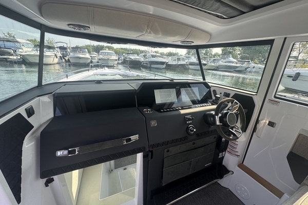 37ft Axopar Yacht For Sale