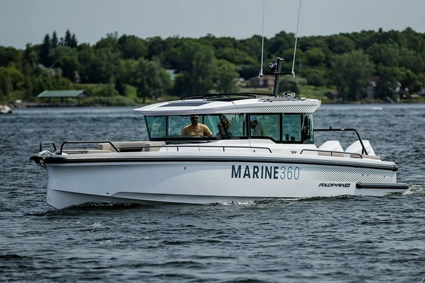 37-ft-Axopar-2025-37 XC Cross Cabin- Quebec Quebec Canada  yacht for sale