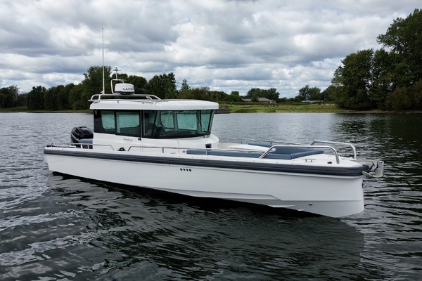28ft Axopar Yacht For Sale