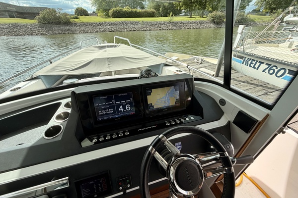 28ft Axopar Yacht For Sale