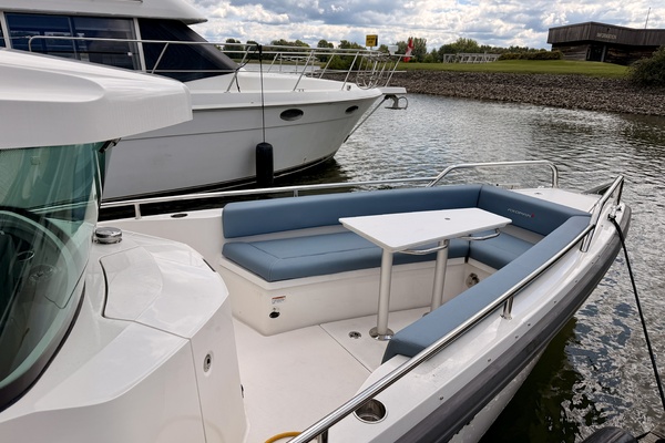 28ft Axopar Yacht For Sale