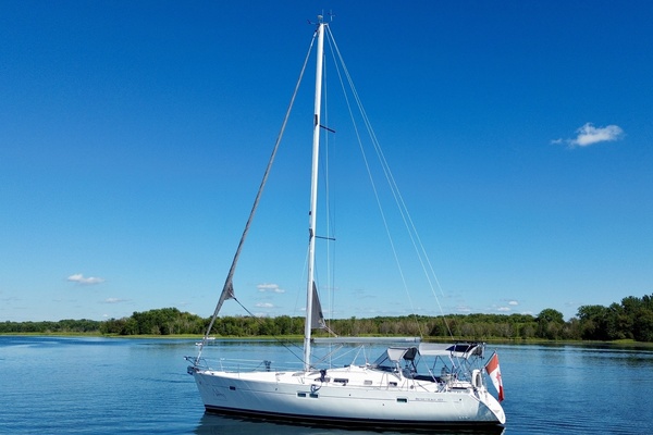 42ft Beneteau Yacht For Sale