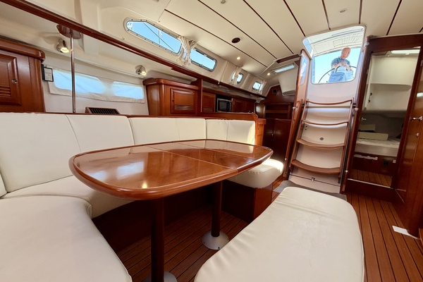 42ft Beneteau Yacht For Sale
