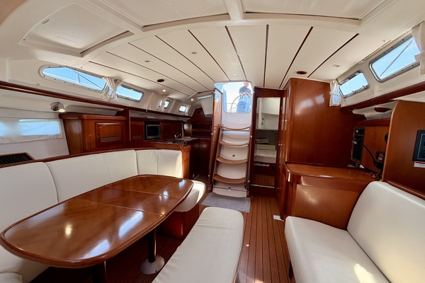 42ft Beneteau Yacht For Sale