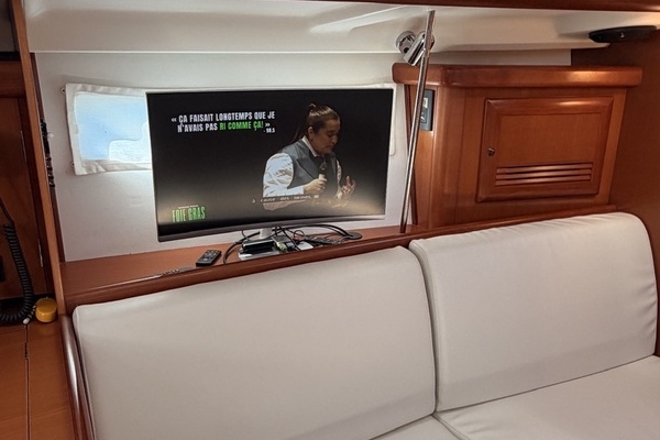 42ft Beneteau Yacht For Sale