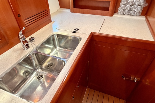 42ft Beneteau Yacht For Sale