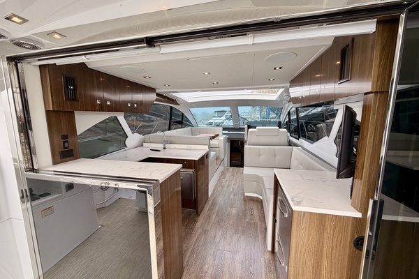 50ft Cruisers Yachts Yacht For Sale