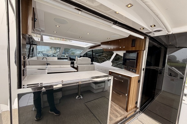 50ft Cruisers Yachts Yacht For Sale