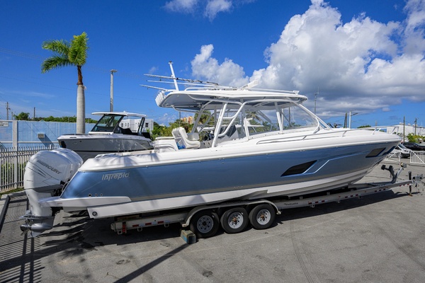 40ft Intrepid Yacht For Sale