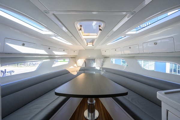 40ft Intrepid Yacht For Sale