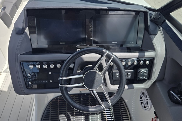 30ft Cobalt Yacht For Sale