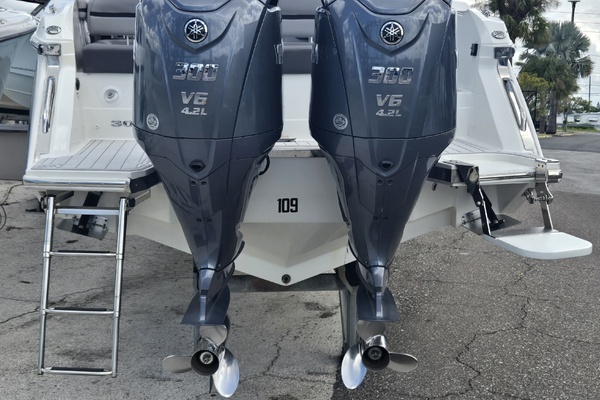 30ft Cobalt Yacht For Sale