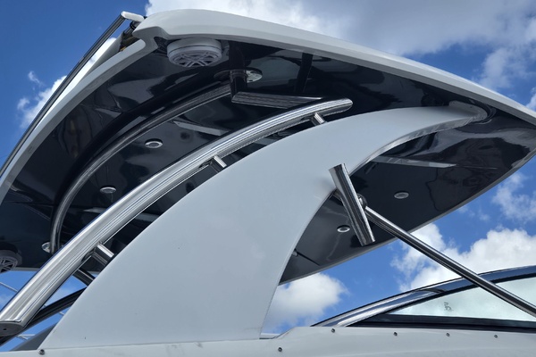 30ft Cobalt Yacht For Sale