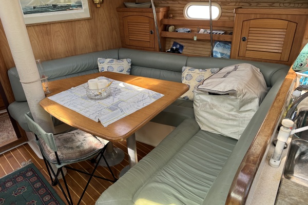 Flying Dutchman 40ft Catalina Yacht For Sale