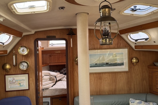 Flying Dutchman 40ft Catalina Yacht For Sale