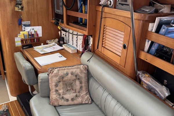 Flying Dutchman 40ft Catalina Yacht For Sale