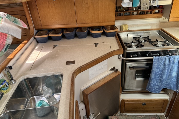 Flying Dutchman 40ft Catalina Yacht For Sale