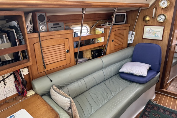 Flying Dutchman 40ft Catalina Yacht For Sale