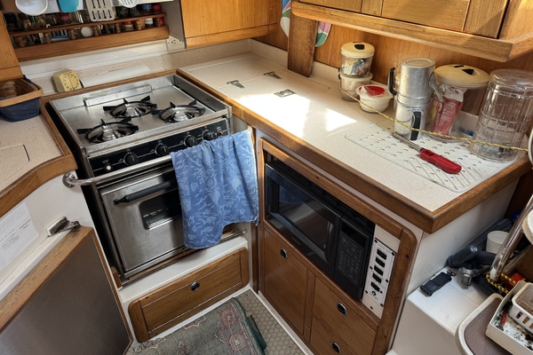 Flying Dutchman 40ft Catalina Yacht For Sale