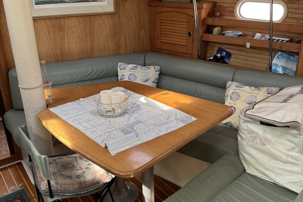 Flying Dutchman 40ft Catalina Yacht For Sale