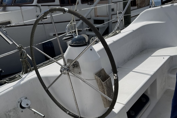 Flying Dutchman 40ft Catalina Yacht For Sale