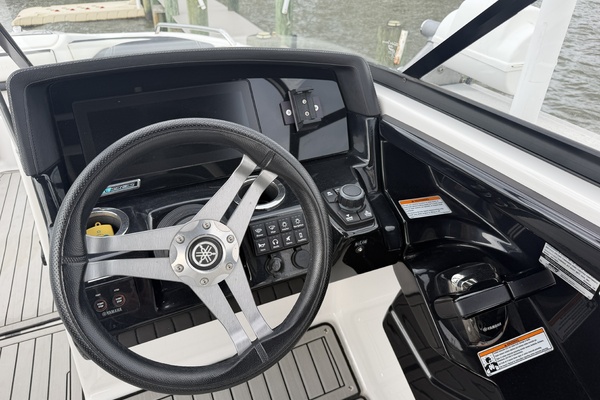 24ft Yamaha Boats Yacht For Sale