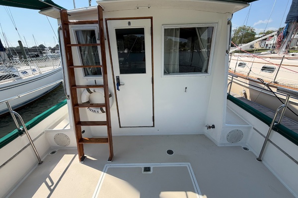 Piccolo 32ft Grand Banks Yacht For Sale