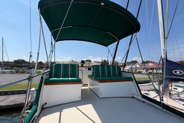 Piccolo 32ft Grand Banks Yacht For Sale