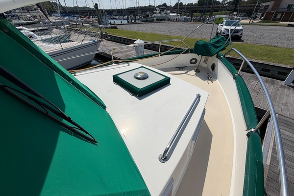 Piccolo 32ft Grand Banks Yacht For Sale