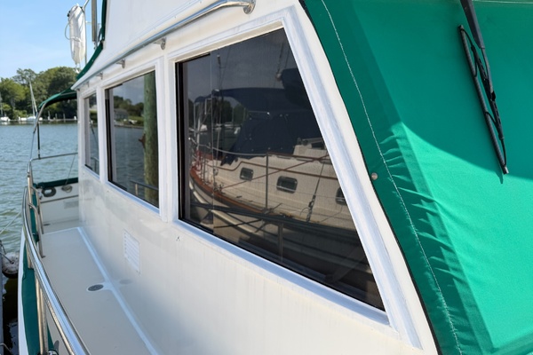 Piccolo 32ft Grand Banks Yacht For Sale