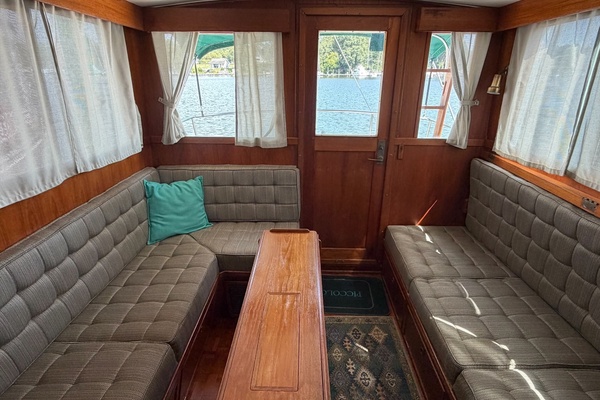 Piccolo 32ft Grand Banks Yacht For Sale