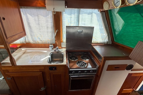 Piccolo 32ft Grand Banks Yacht For Sale