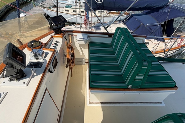 Piccolo 32ft Grand Banks Yacht For Sale