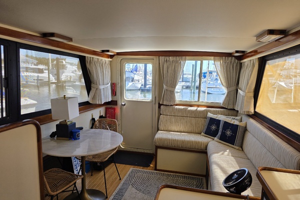 aft view of salon
