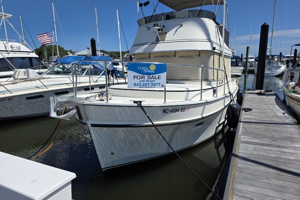 Bojour 31ft Camano Yacht For Sale