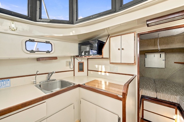 Bonjour 31ft Camano Yacht For Sale