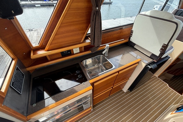 MARGARET ADELE 32ft Cutwater Yacht For Sale