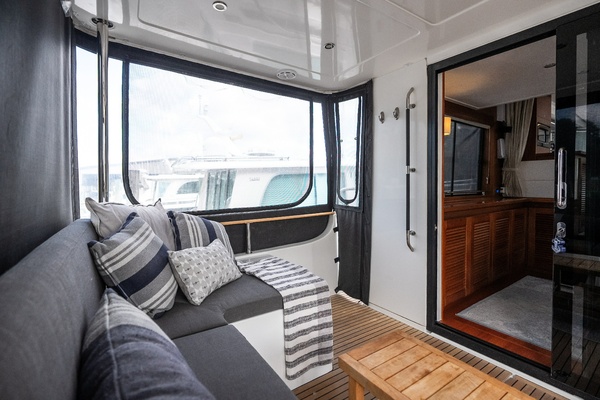 Lake House 50ft Beneteau Yacht For Sale