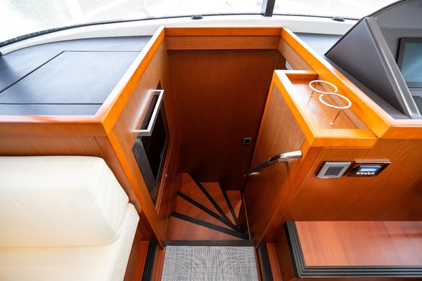 Lake House 50ft Beneteau Yacht For Sale