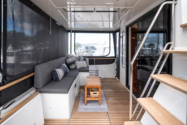 Lake House 50ft Beneteau Yacht For Sale