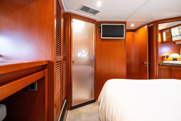 Lake House 50ft Beneteau Yacht For Sale