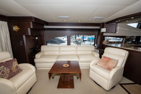 Marquis 720 FLY Yacht For Sale