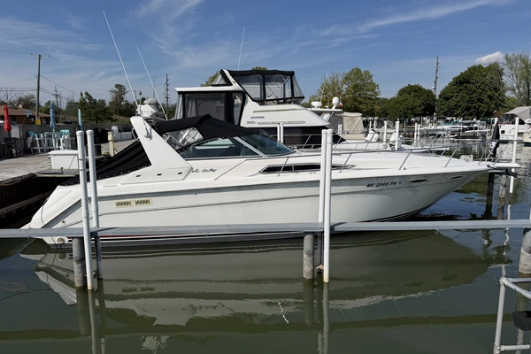 1993 Sea Ray 370 Express Cruiser