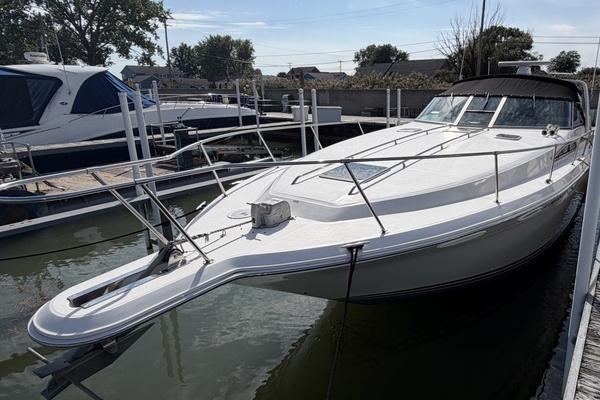 37ft Sea Ray Yacht For Sale