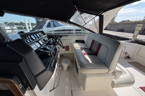 37ft Sea Ray Yacht For Sale