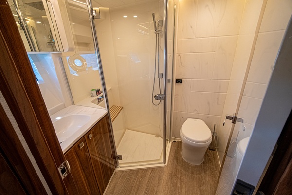 DON T BACK OFF 68ft Riviera Yacht For Sale