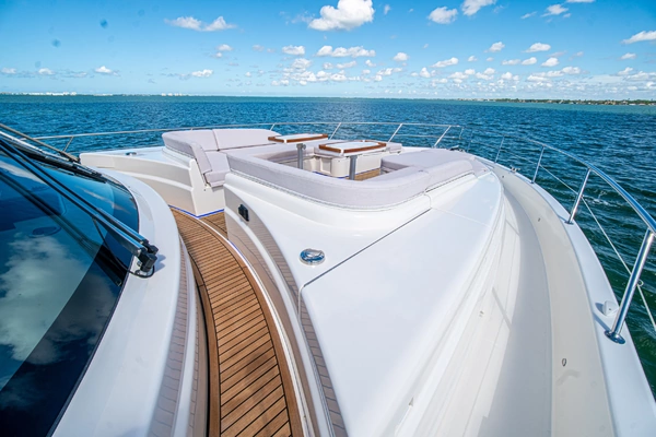 Riviera 6800 Sport Yacht Platinum Edition Yacht For Sale