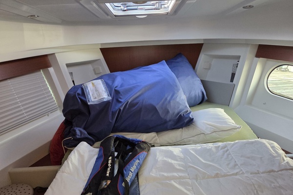 Huge vee-berth with hatches and port lights
