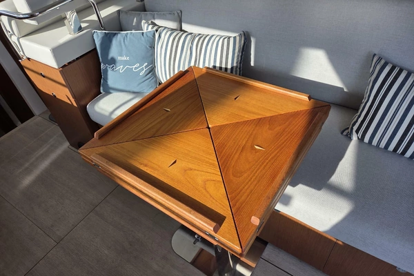 Beneteau Swift Trawler 30 Yacht For Sale
